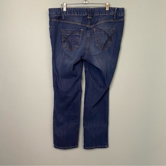 Lane Bryant Simply Straight Jeans Size 16 Petite - Picture 2 of 6